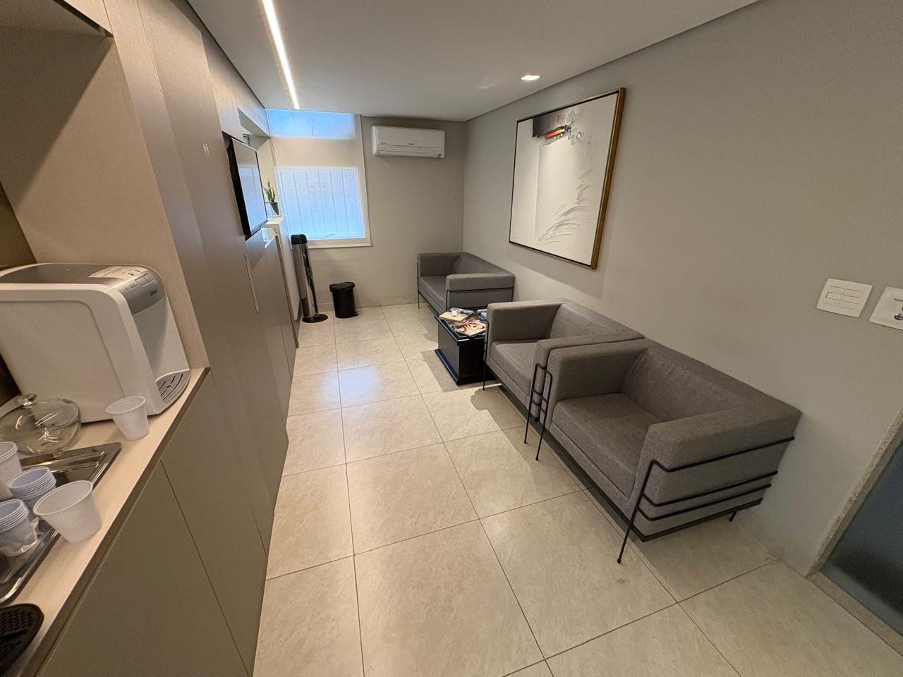 CONJUNTO DE SALAS EM EDIFÍCIO DE ALTO PADRÃO NO CORAÇÃO DA REGIÃO HOSPITALAR 23