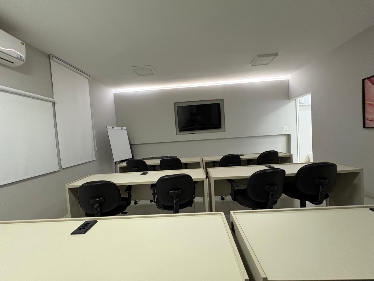 CONJUNTO DE SALAS EM EDIFÍCIO DE ALTO PADRÃO NO CORAÇÃO DA REGIÃO HOSPITALAR 25