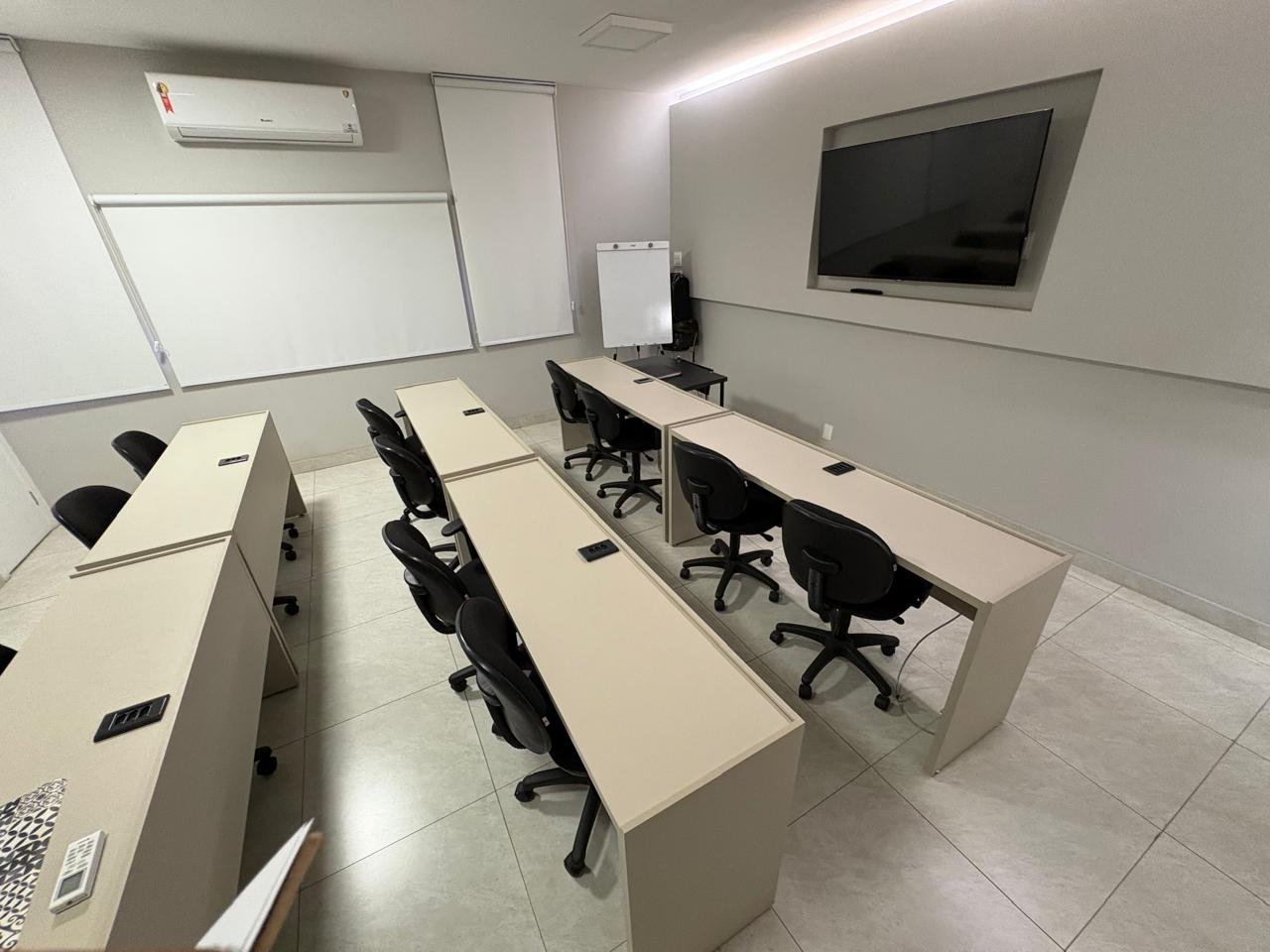 CONJUNTO DE SALAS EM EDIFÍCIO DE ALTO PADRÃO NO CORAÇÃO DA REGIÃO HOSPITALAR 29