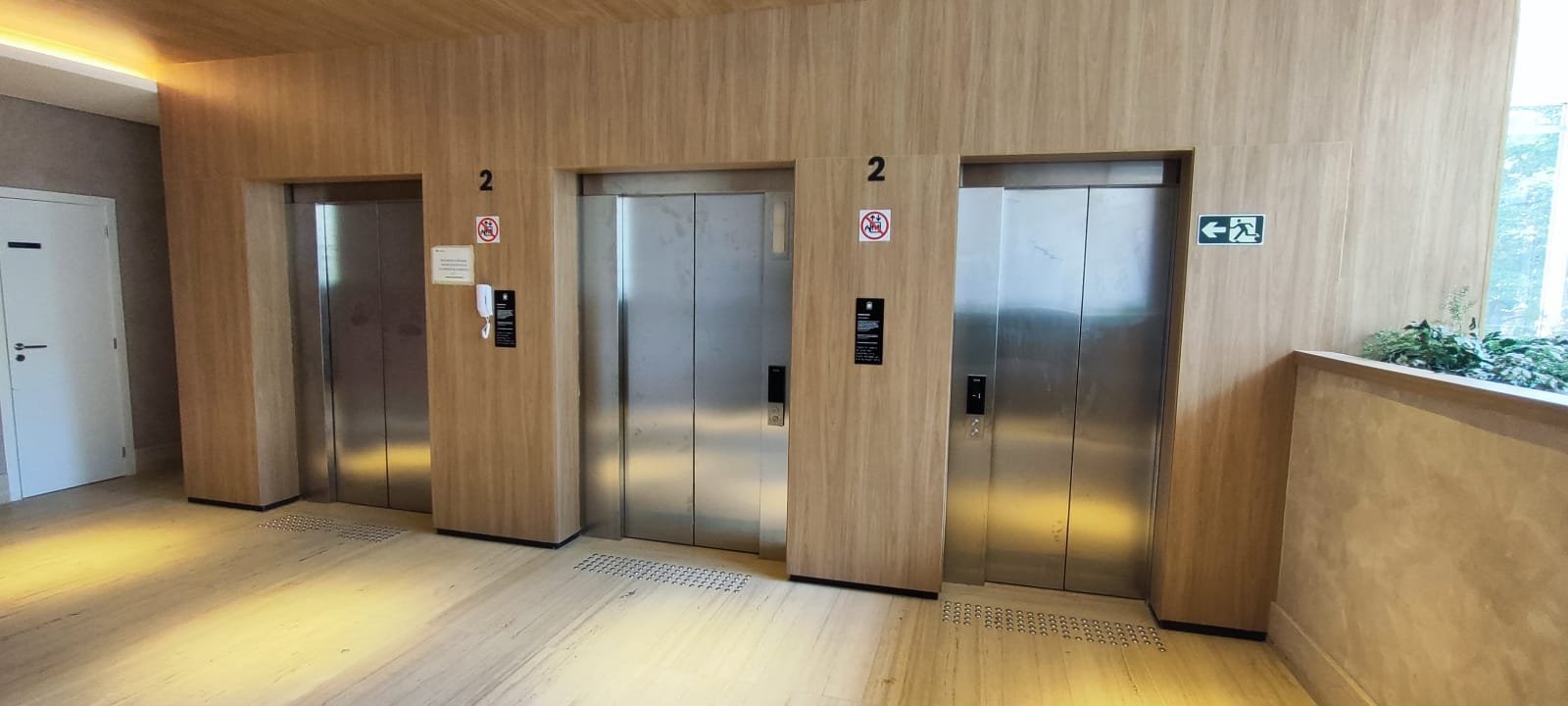 Revenda Imóveis MG - Salas Comerciais - HISTORY CORPORATE Funcionários - (15)