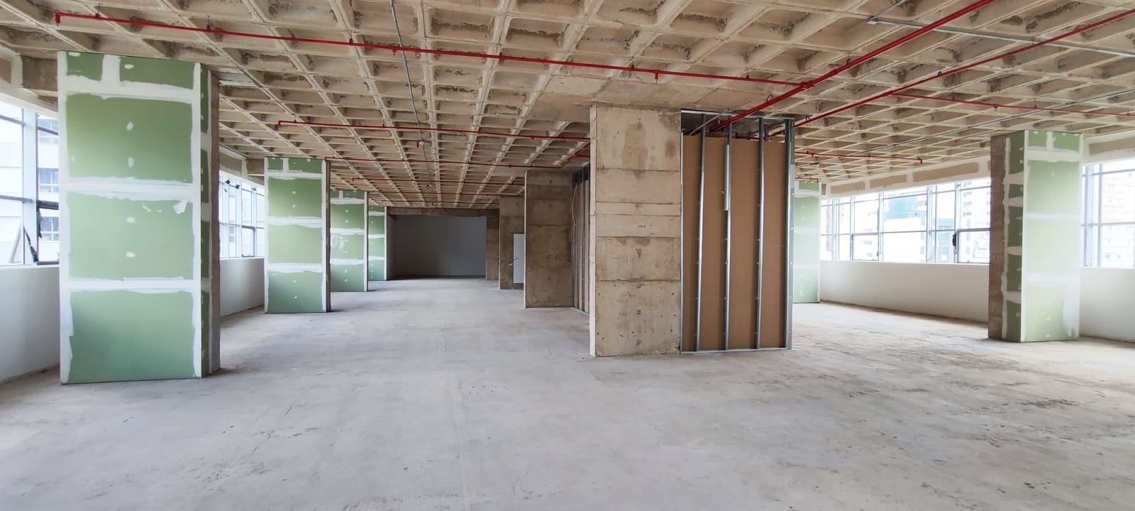 Revenda Imóveis MG - Salas Comerciais - HISTORY CORPORATE Funcionários - (4)