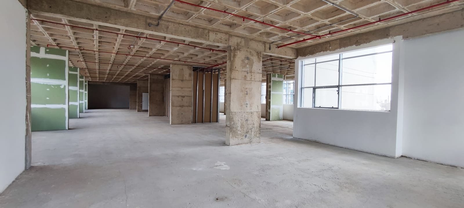 Revenda Imóveis MG - Salas Comerciais - HISTORY CORPORATE Funcionários - (5)