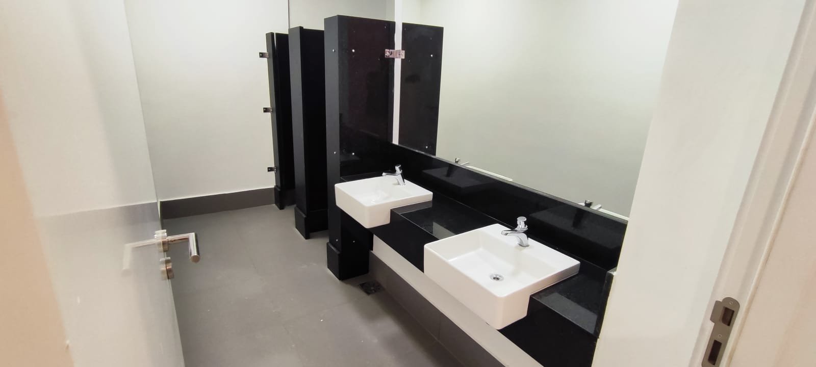 Revenda Imóveis MG - Salas Comerciais - HISTORY CORPORATE Funcionários - (8)