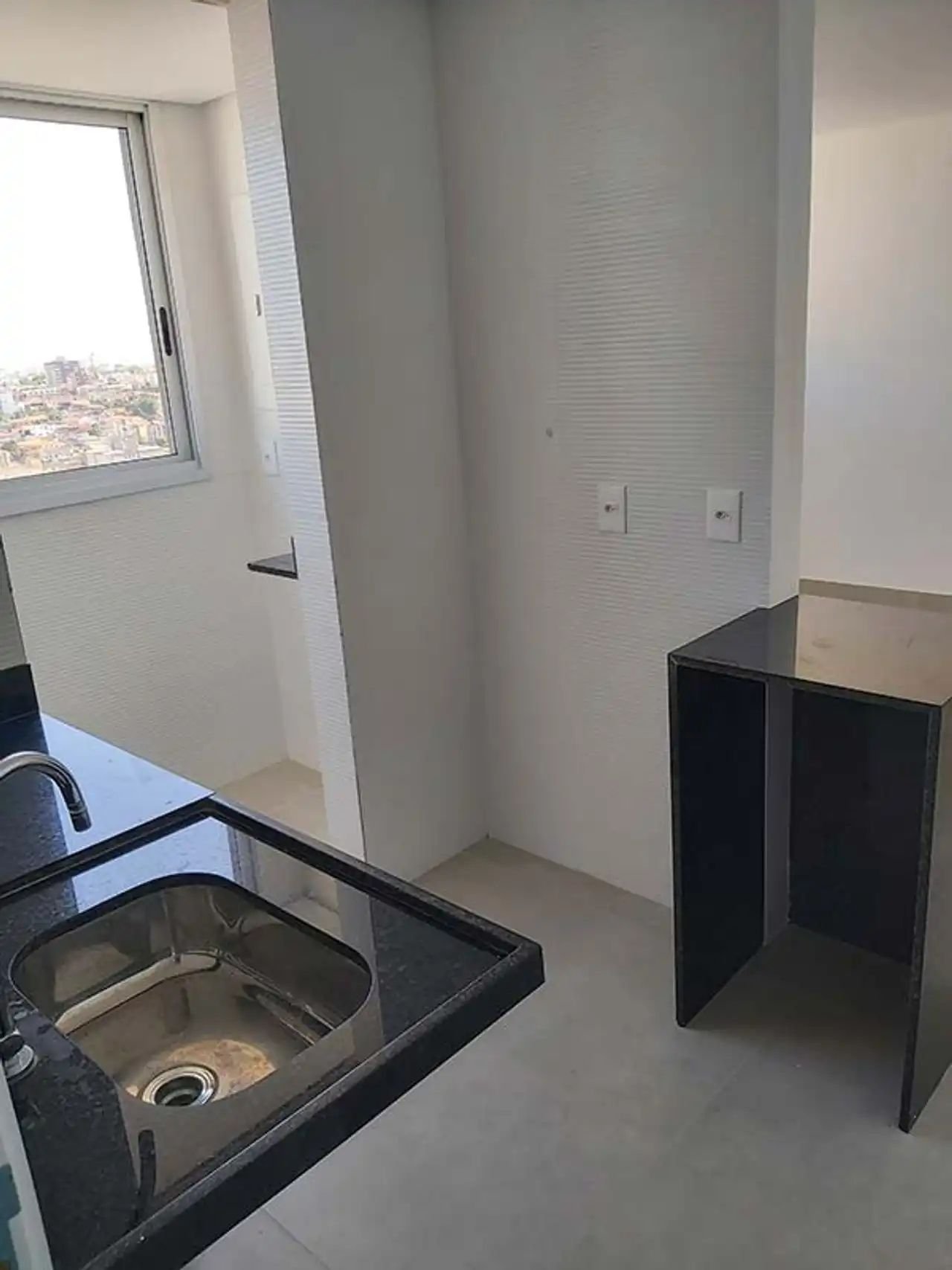 Revenda Imoveis MG - Apartamentos de 2 e 3 Quartos no Sagrada Familia - Vistas - Area_de_servico