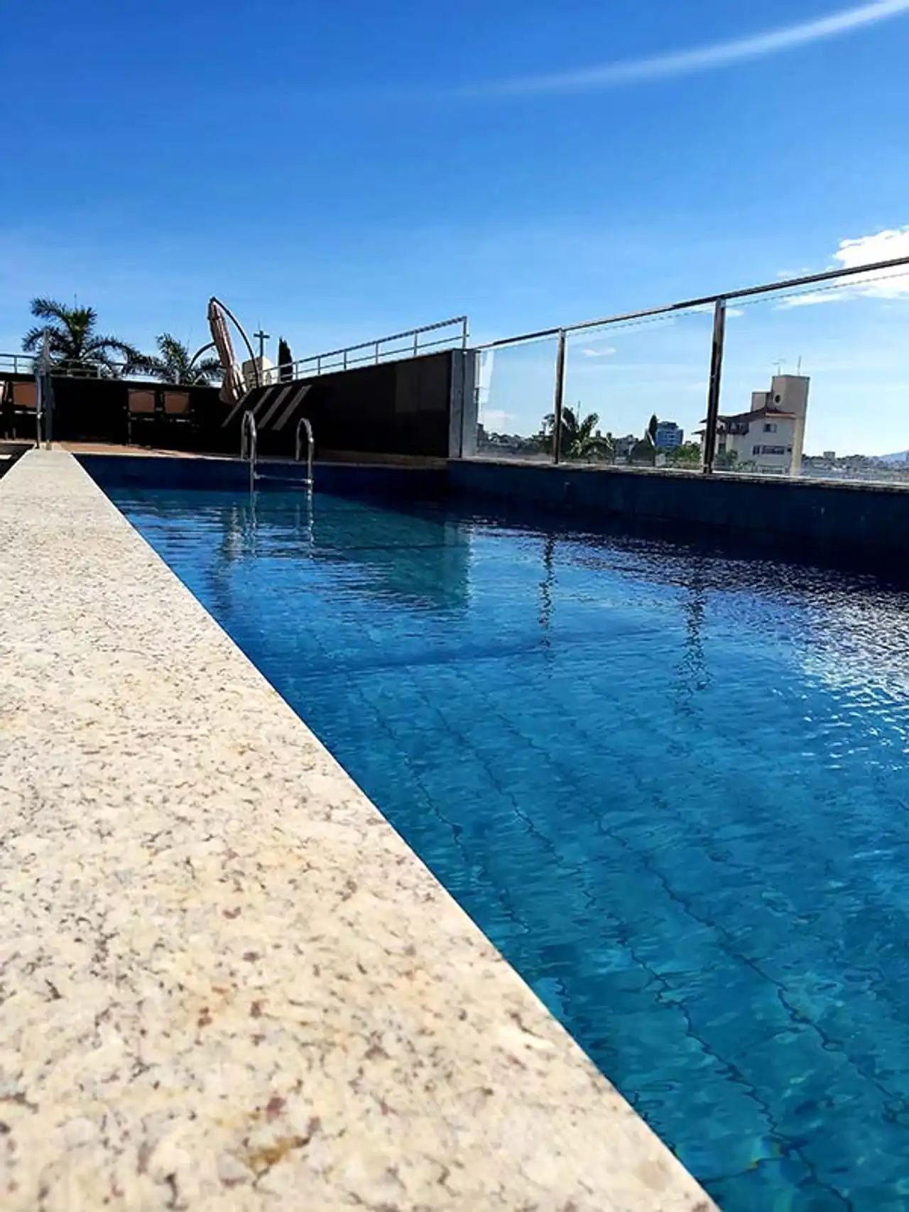 Revenda Imoveis MG - Apartamentos de 2 e 3 Quartos no Sagrada Familia - Vistas - Piscina