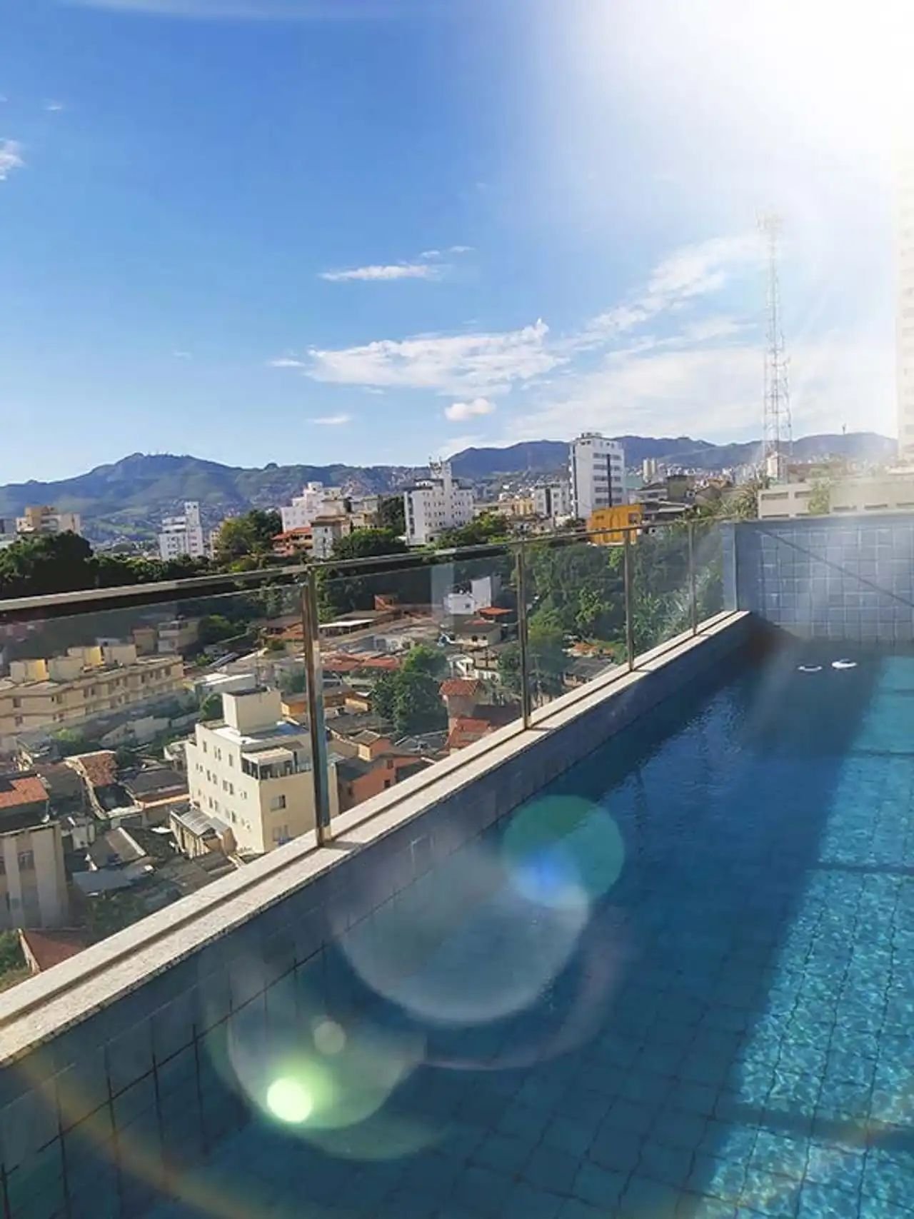 Revenda Imoveis MG - Apartamentos de 2 e 3 Quartos no Sagrada Familia - Vistas - Piscina(2)