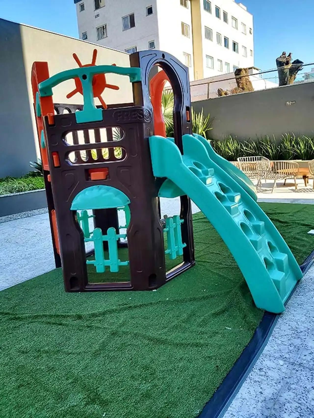 Revenda Imoveis MG - Apartamentos de 2 e 3 Quartos no Sagrada Familia - Vistas - Playground