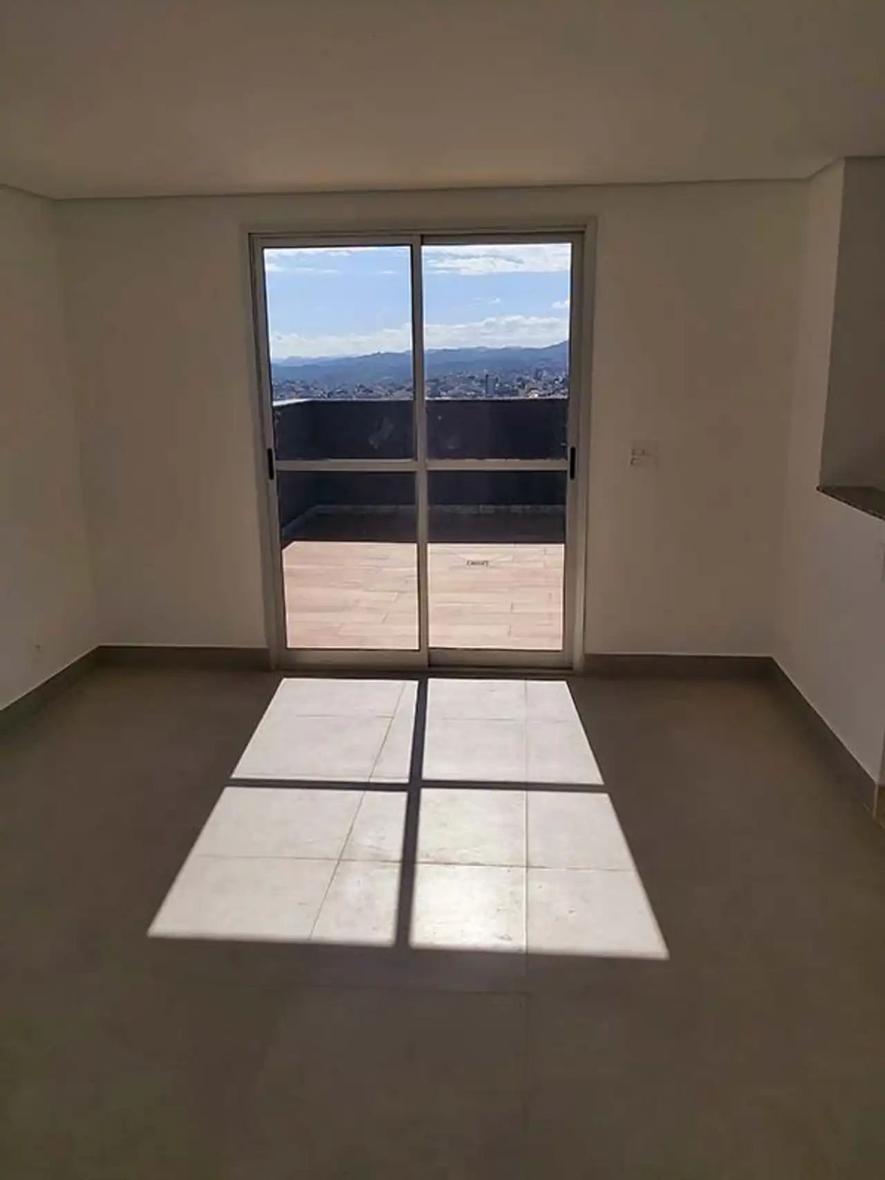 Revenda Imoveis MG - Apartamentos de 2 e 3 Quartos no Sagrada Familia - Vistas - Sala_intima_cobertura