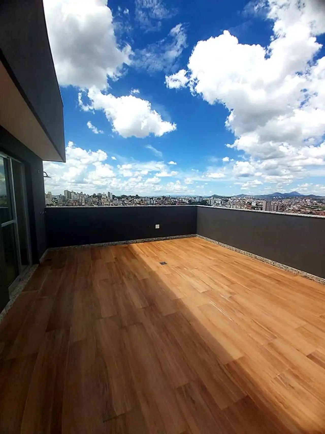 Revenda Imoveis MG - Apartamentos de 2 e 3 Quartos no Sagrada Familia - Vistas - Terraco_da_cobertura