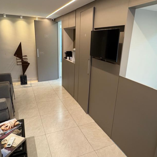 CONJUNTO DE SALAS EM EDIFÍCIO DE ALTO PADRÃO NO CORAÇÃO DA REGIÃO HOSPITALAR